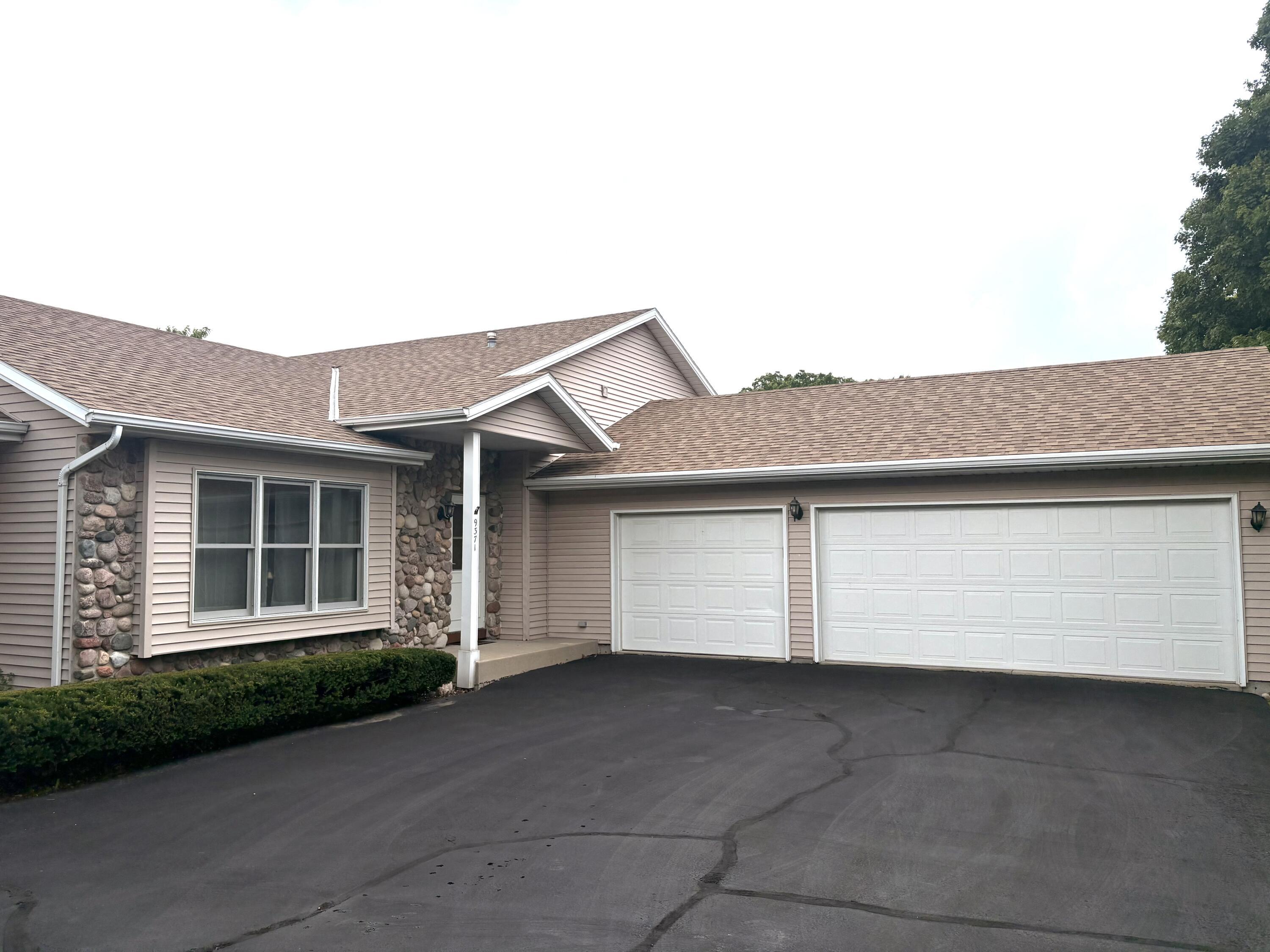 Property Photo: 9371 S Chicago Rd WI 53154