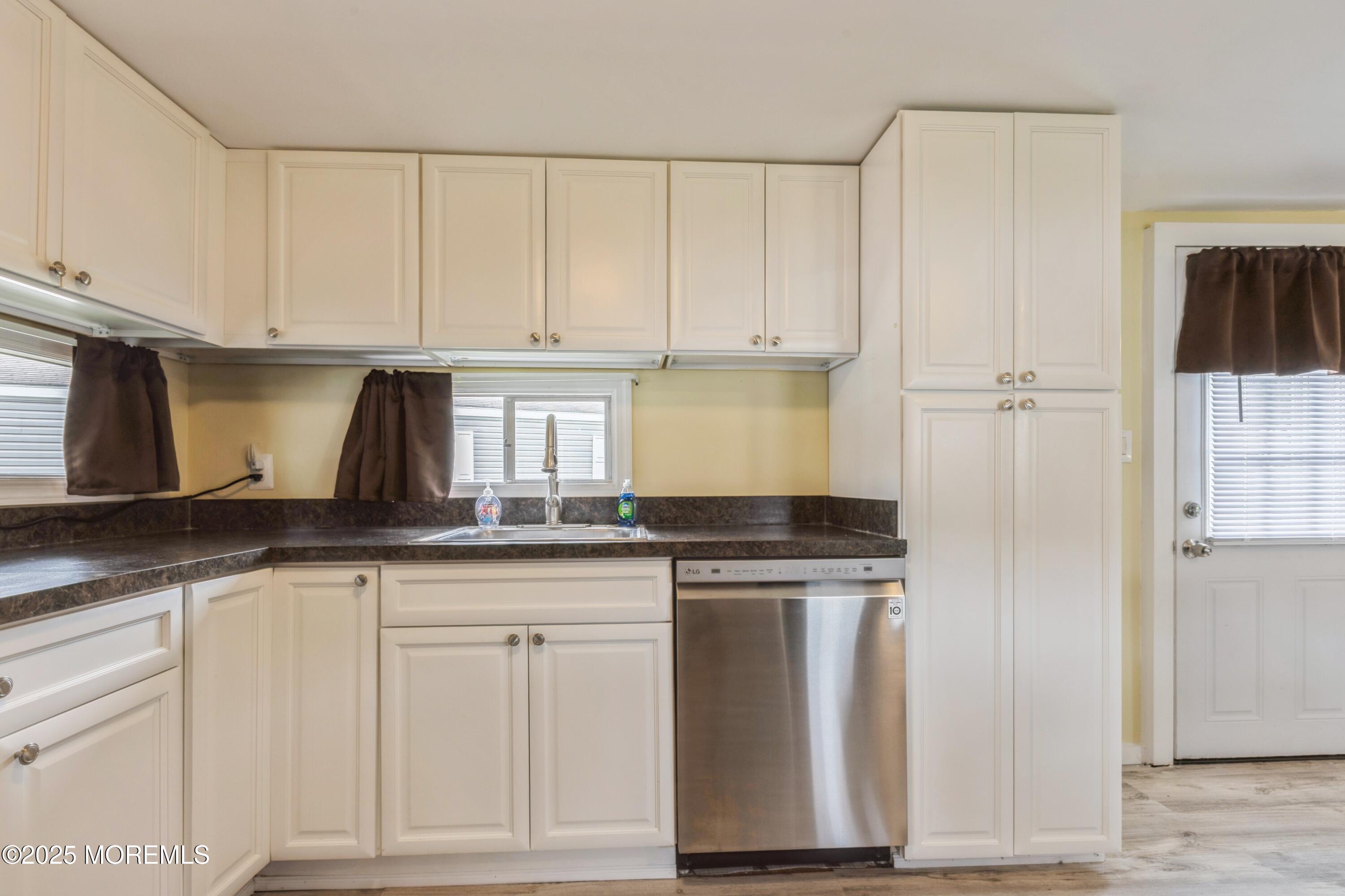 Property Photo:  40 Mobile Lane  NJ 08755 