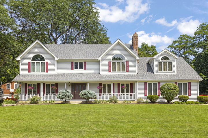 1565 Orchard Road  Wheaton IL 60189 photo