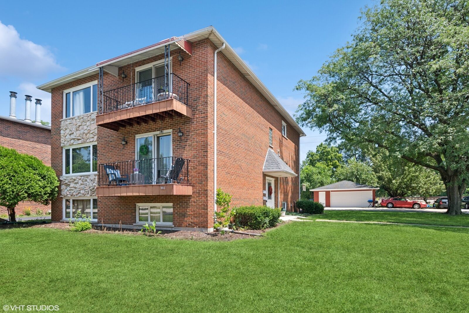 Property Photo:  801 Barnsdale Road  IL 60526 