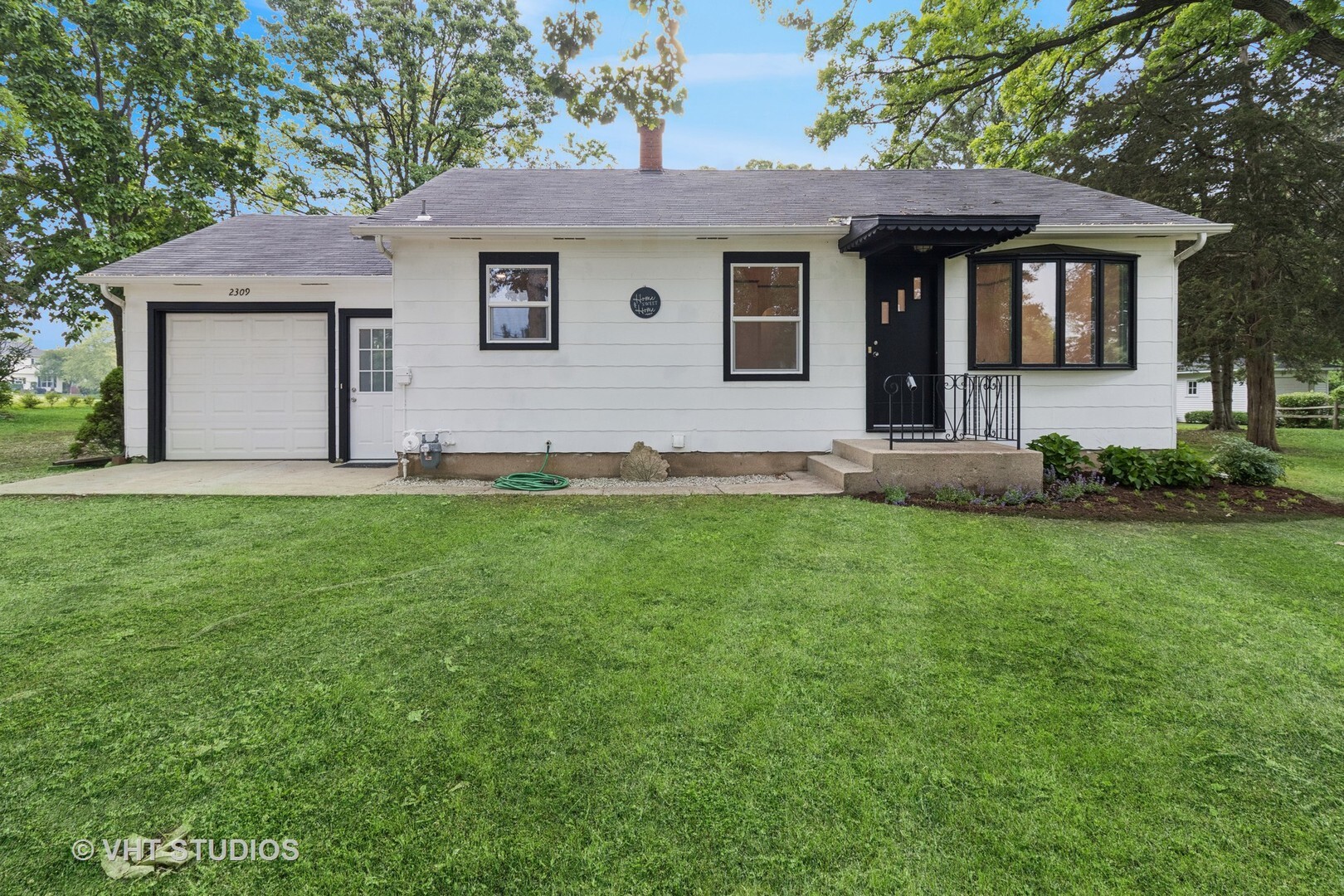 Property Photo:  2309 N Riverside Drive  IL 60051 