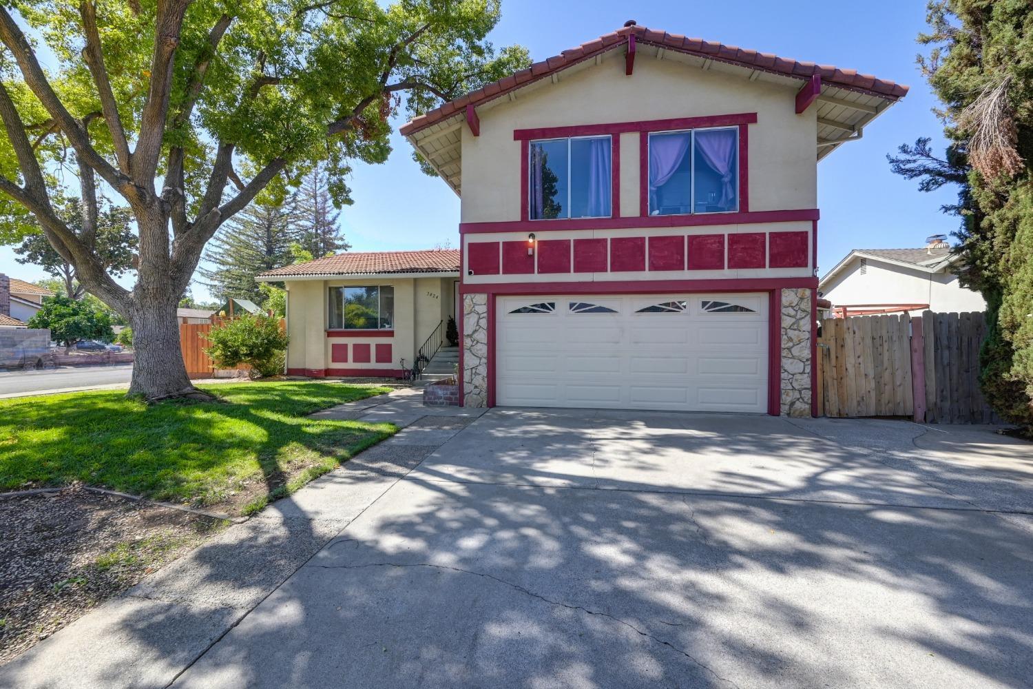 Property Photo: 3024 Tamango Way CA 95826