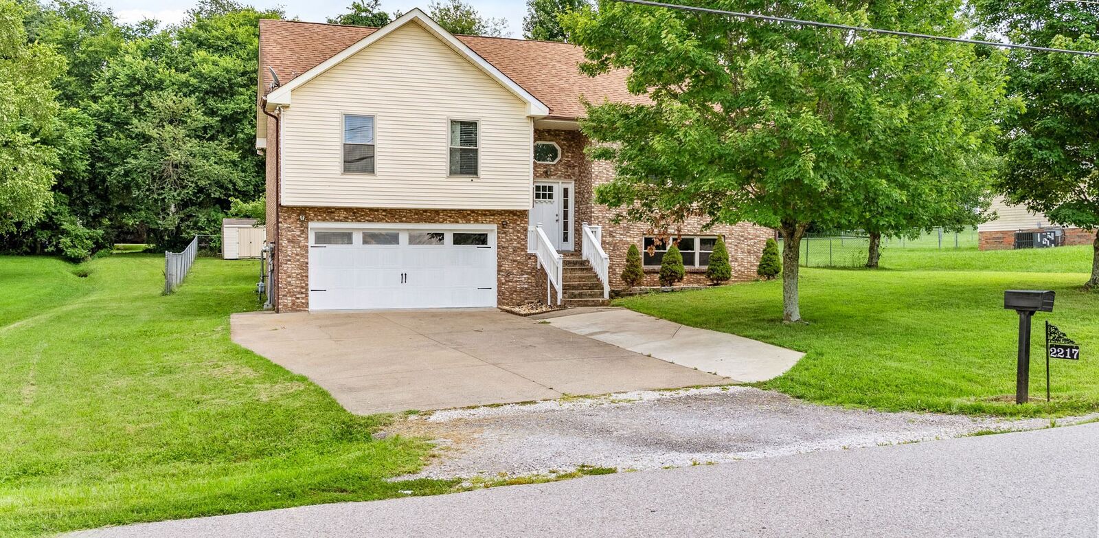Property Photo:  2217 Kim Dr  TN 37043 