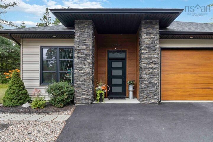 Property Photo: 20 Pentz Lake Drive NS B0N 1Z0