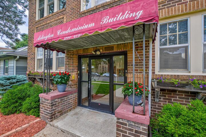 Property Photo:  4720 Nicollet Avenue 4  MN 55419 