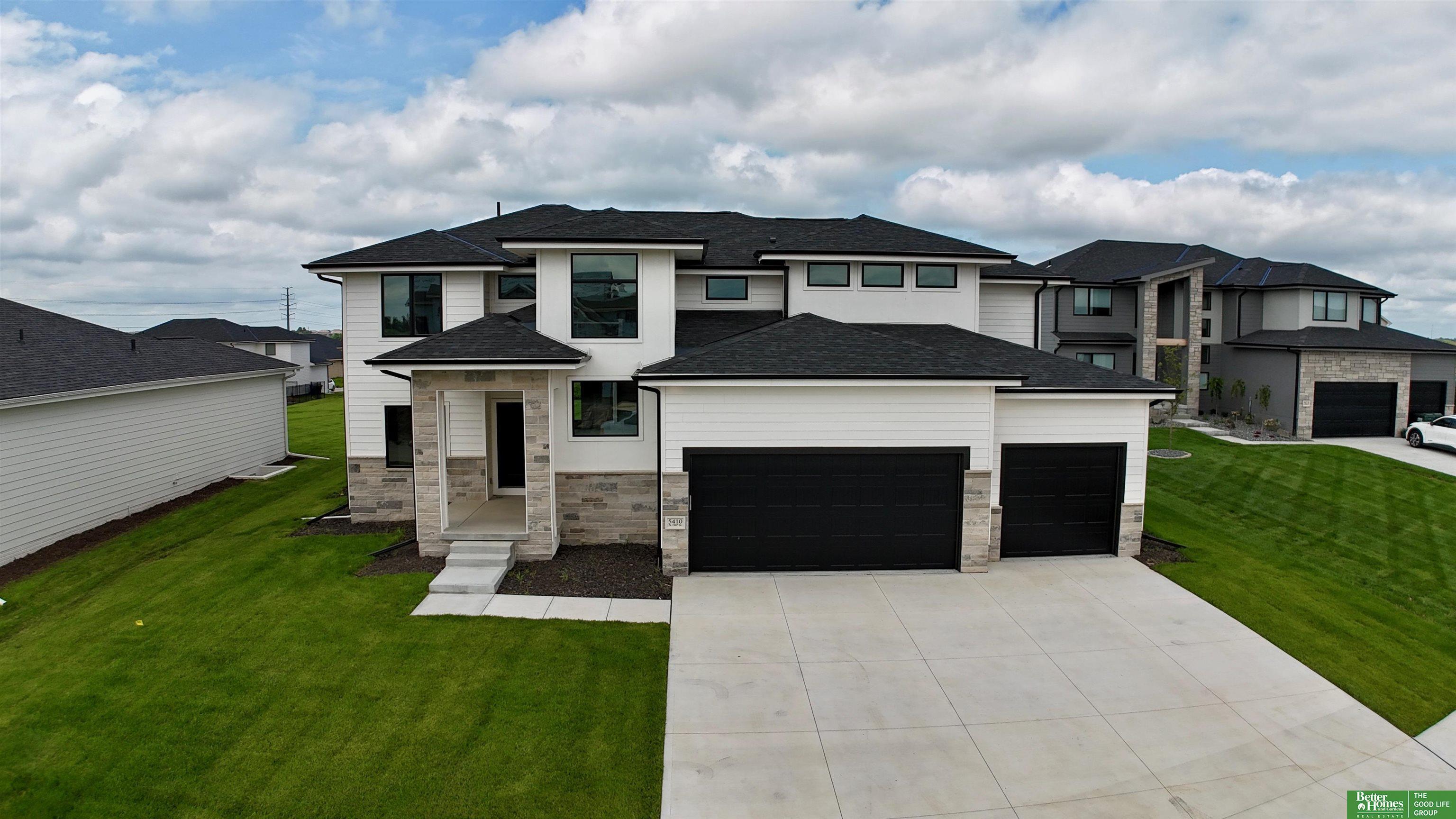Property Photo: 5410 N 196th Street NE 68022