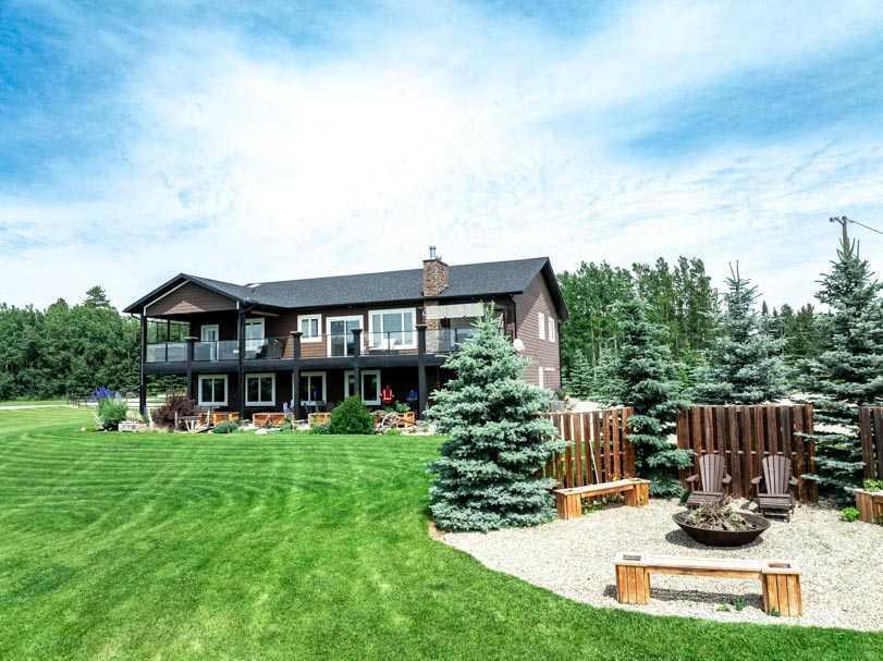 Property Photo:  62067 Township Rd 380  AB T4T 2A1 