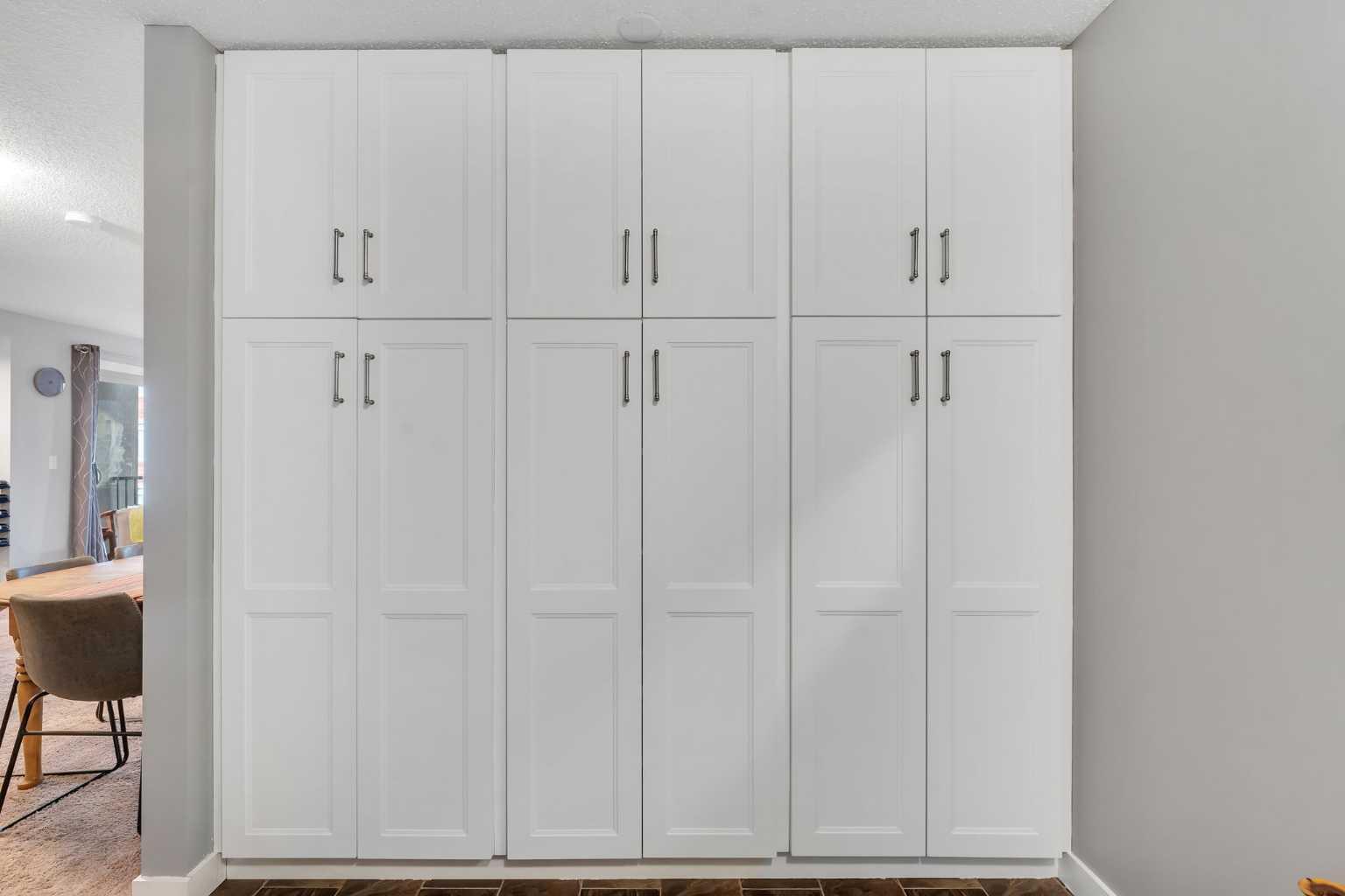 Property Photo:  403 Mackenzie Way SW 8301  AB T4B 3V7 