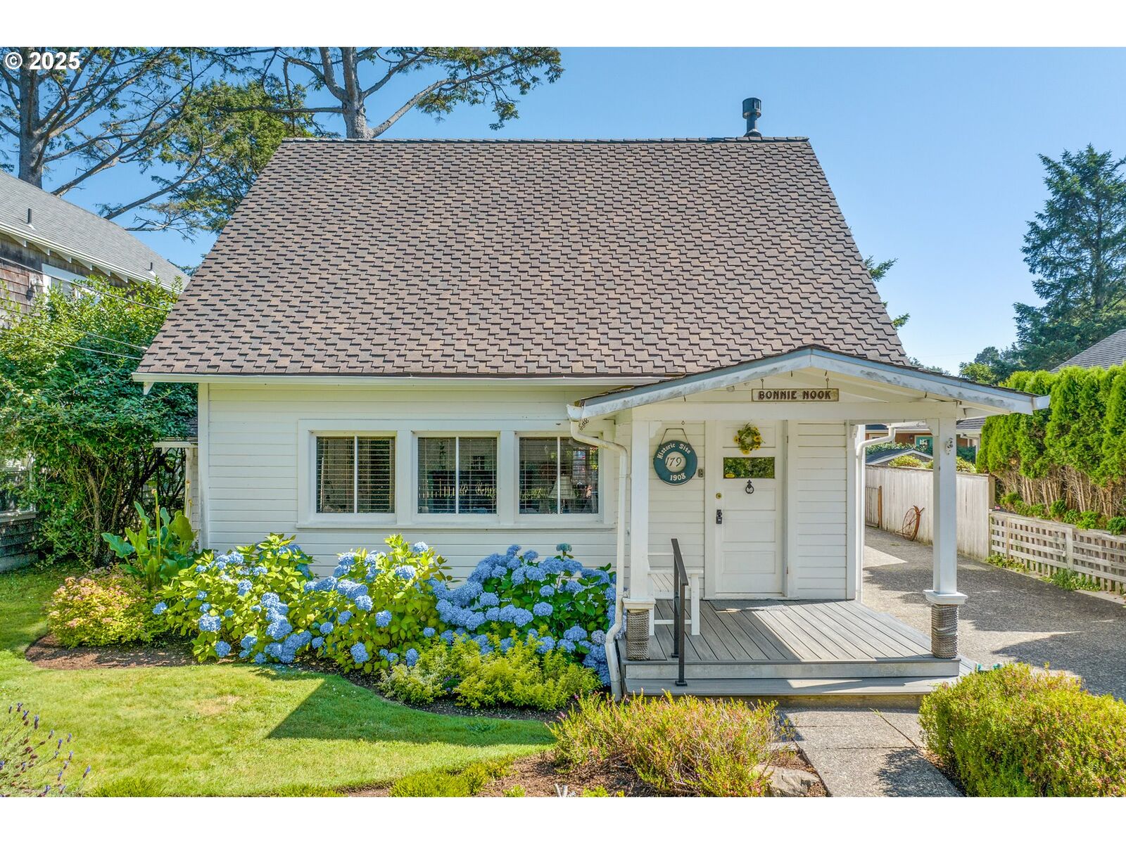 Property Photo:  179 E Monroe St  OR 97110 