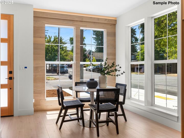 Property Photo: 6005 NE 30th Ave 7 OR 97211