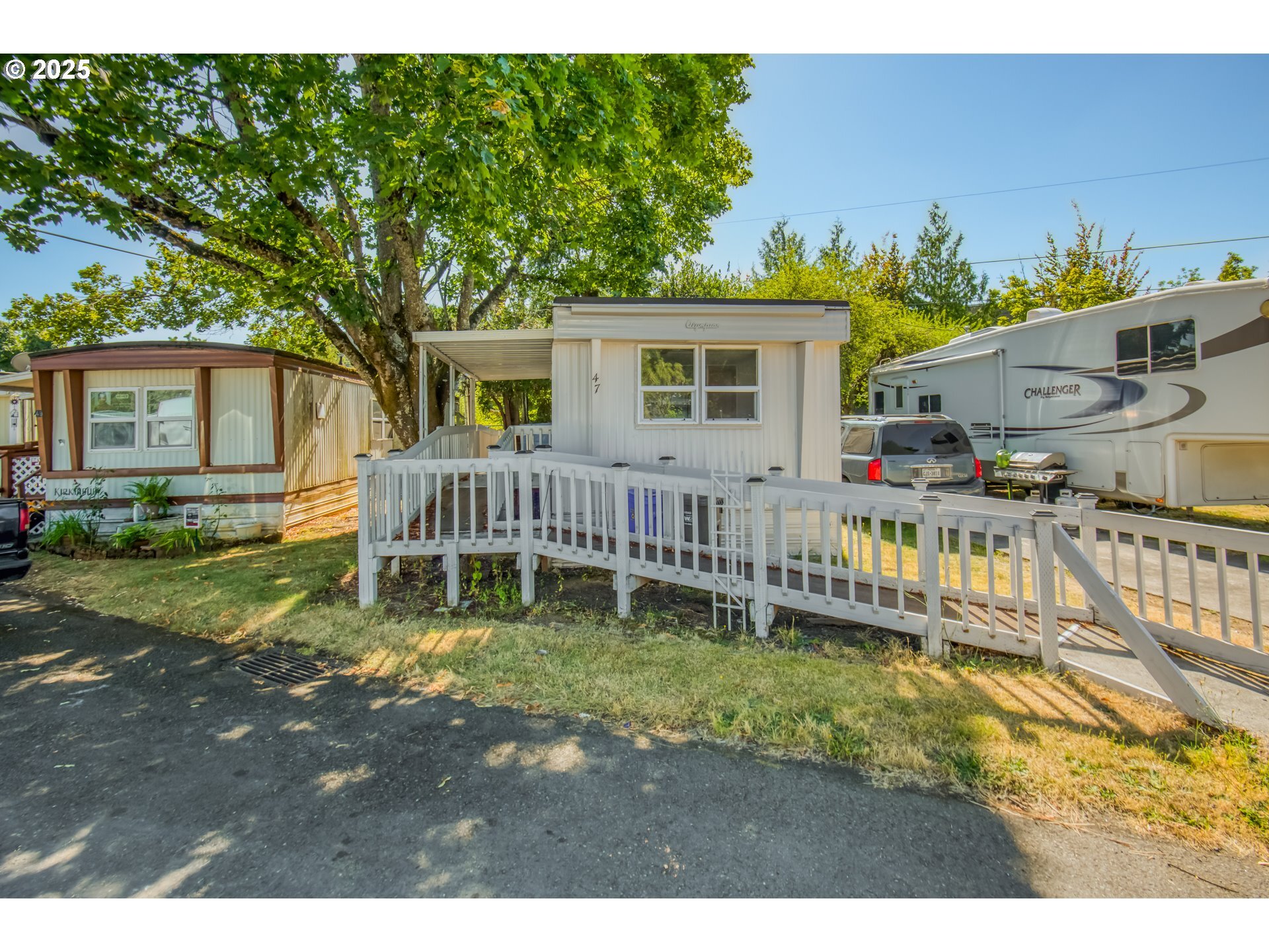 Property Photo: 16745 SE Division St 47 OR 97236