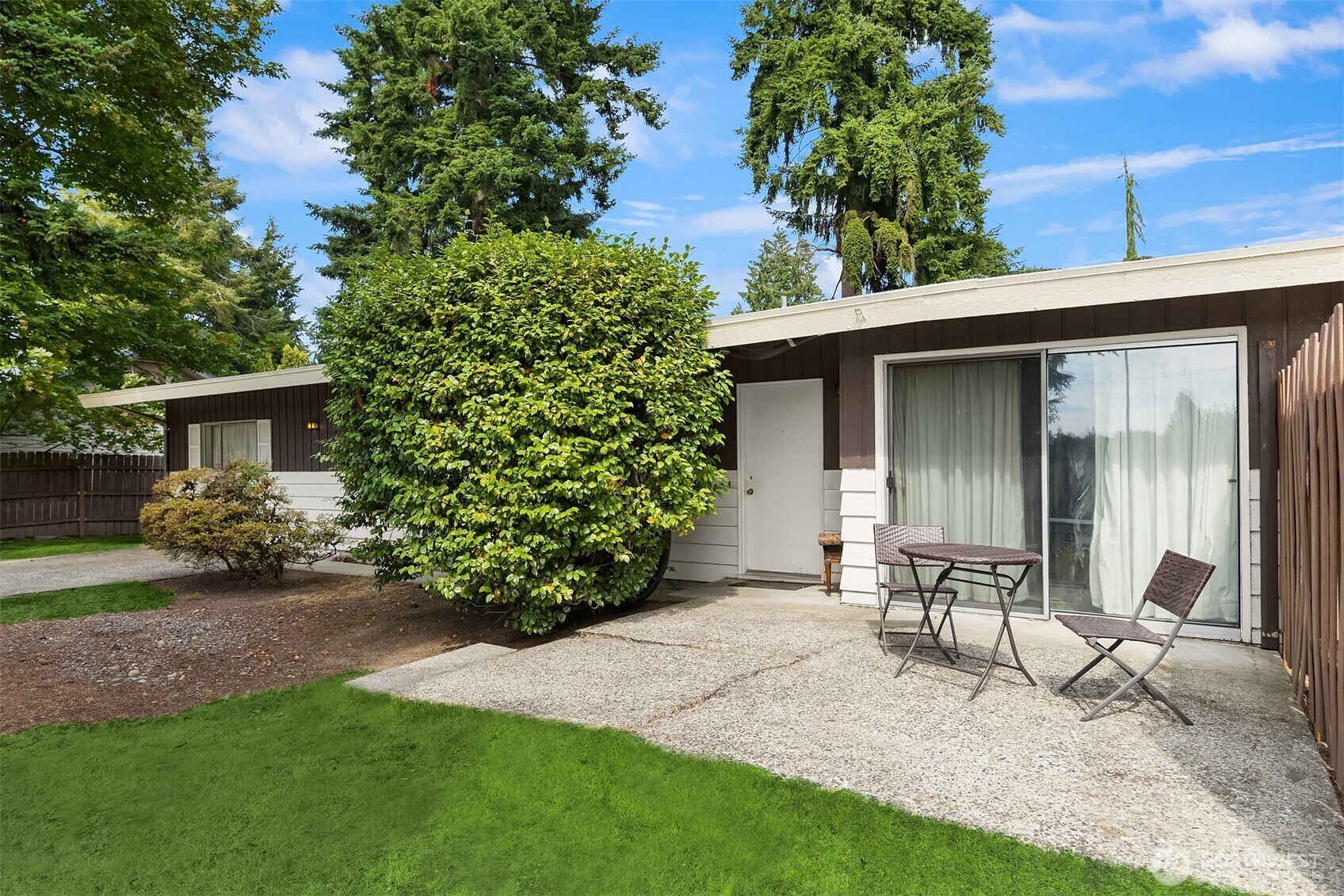 Property Photo: 1816 114th Avenue NE WA 98004