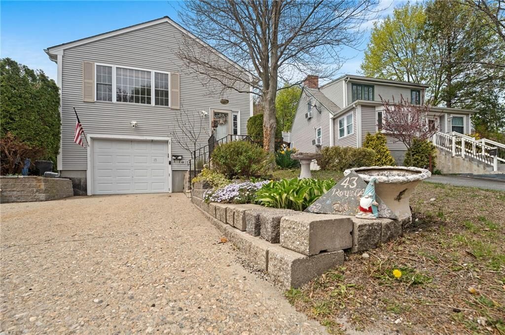 Property Photo:  43 Royal Avenue  RI 02920 