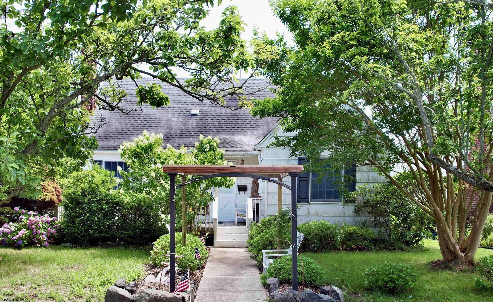 Property Photo: 211 W Seaspray NJ 08226