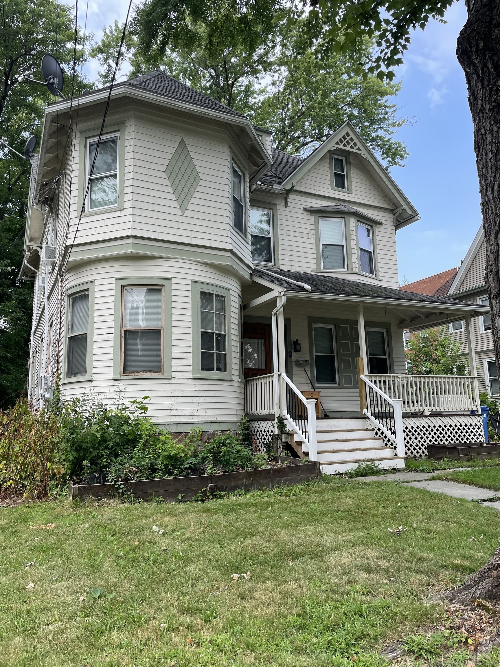 Property Photo: 65 Oxford Street 1 CT 06105