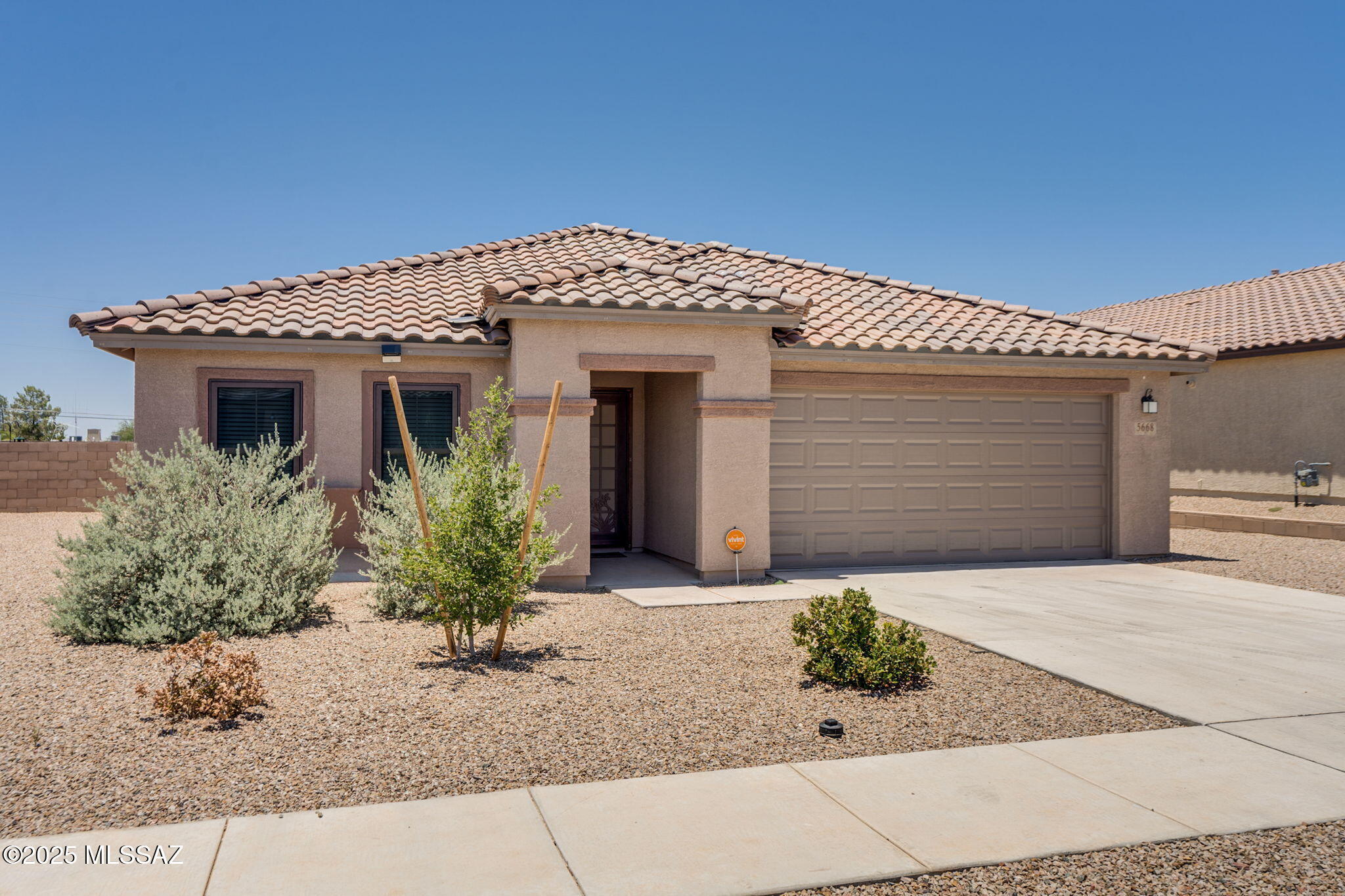 Property Photo: 5668 S Ruby Quinn Place AZ 85757
