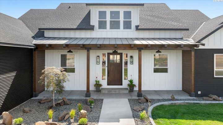 Property Photo:  7007 Grange St  WA 99338 