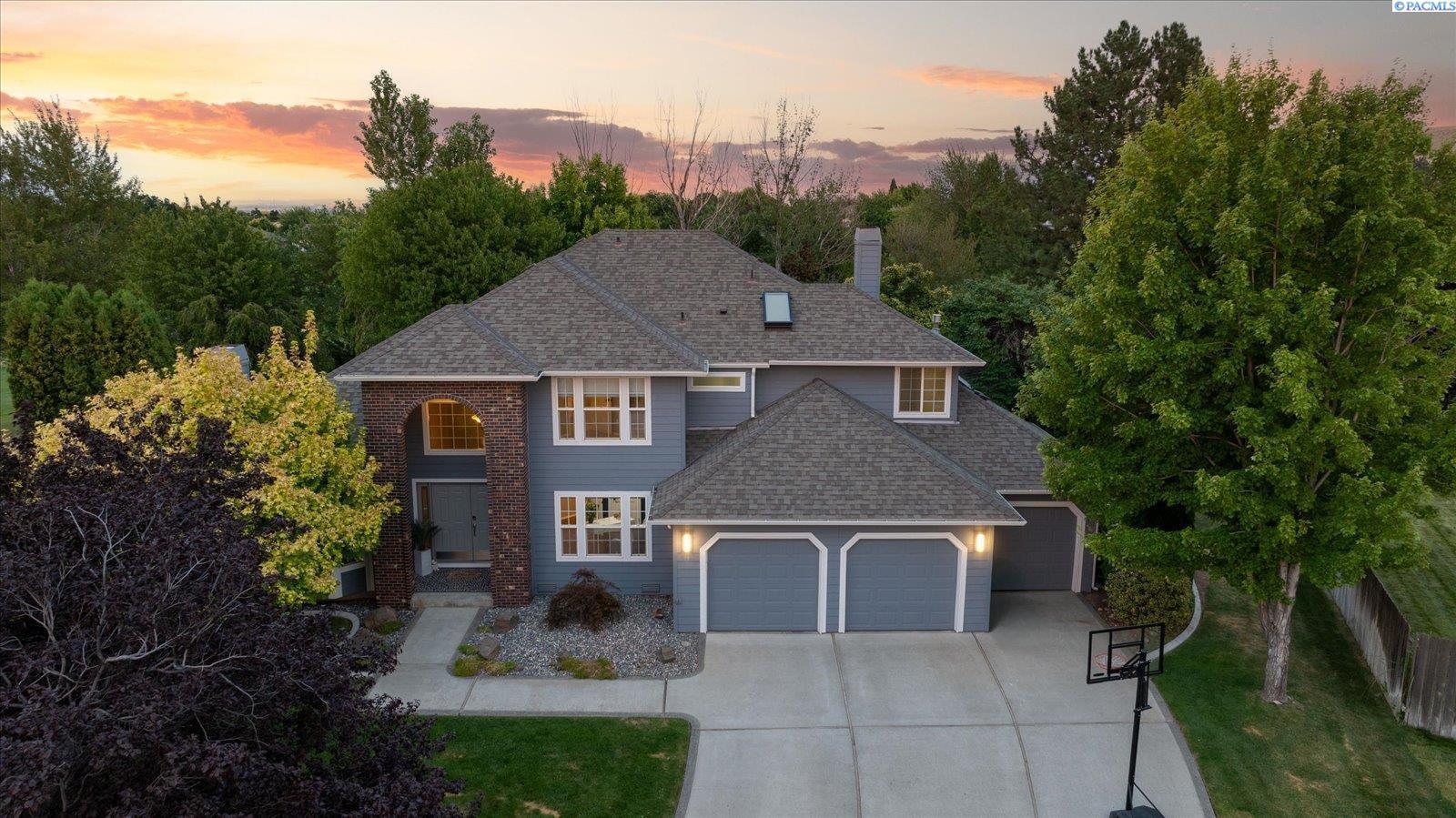 Property Photo: 4105 S Irby St WA 99337-2456