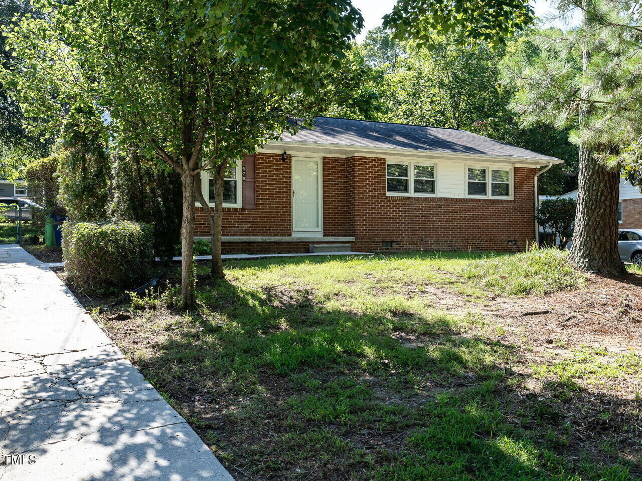 Property Photo:  829 Greenwich Street  NC 27610 