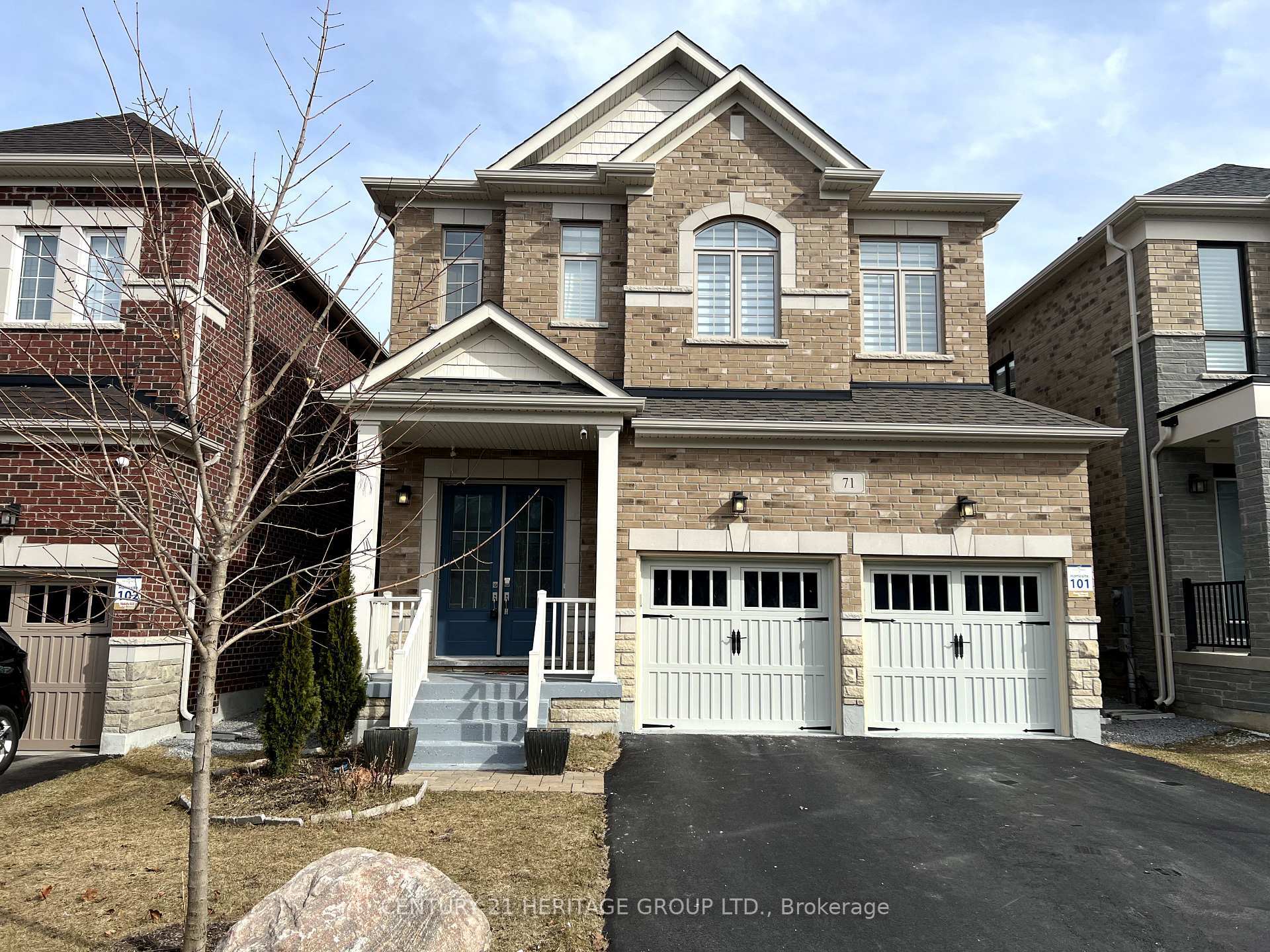 Photo de la propriété: 71 Woodhaven Avenue ON L4G 3Y2