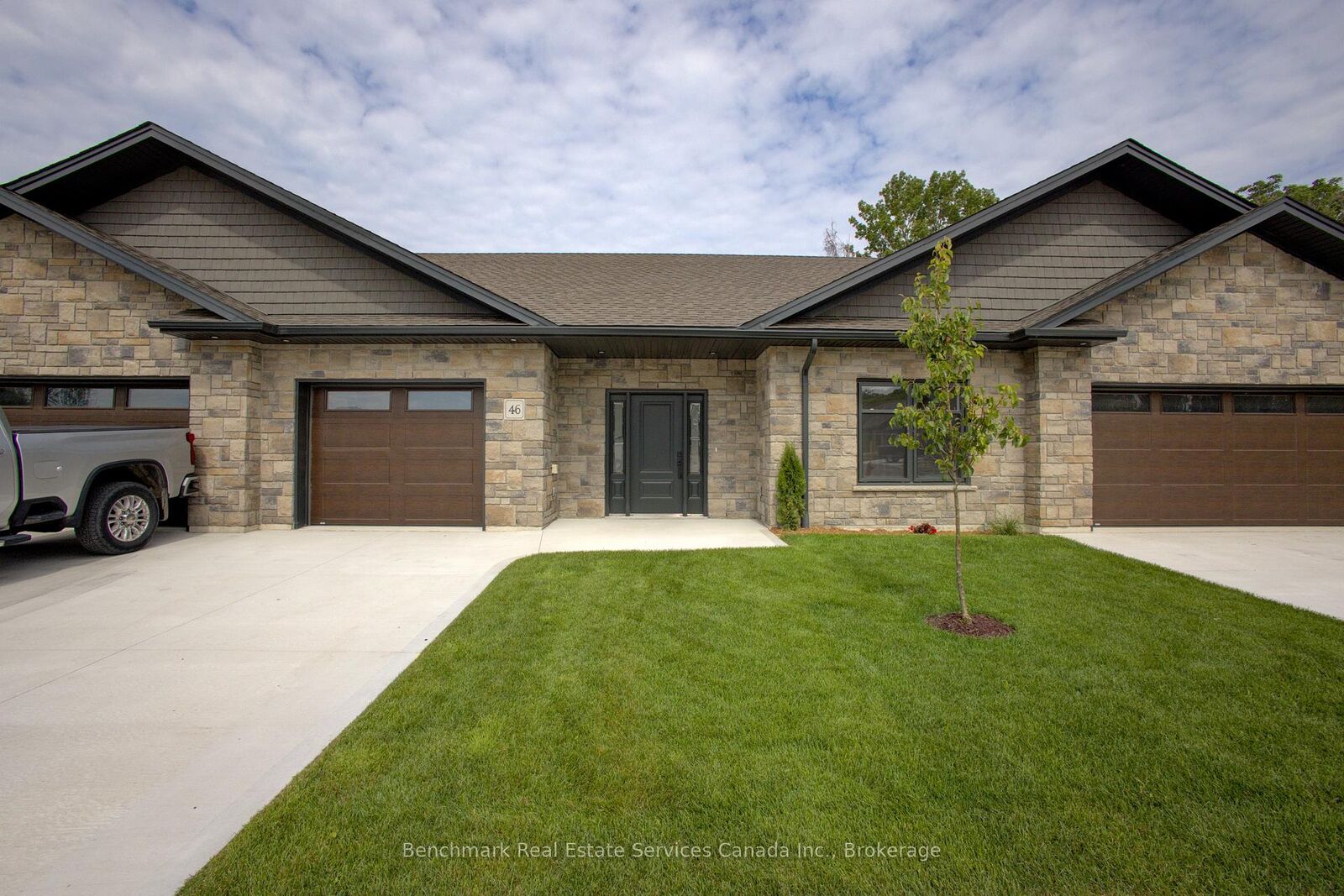 Property Photo:  1182 Queen Street 32  ON N2Z 1G4 