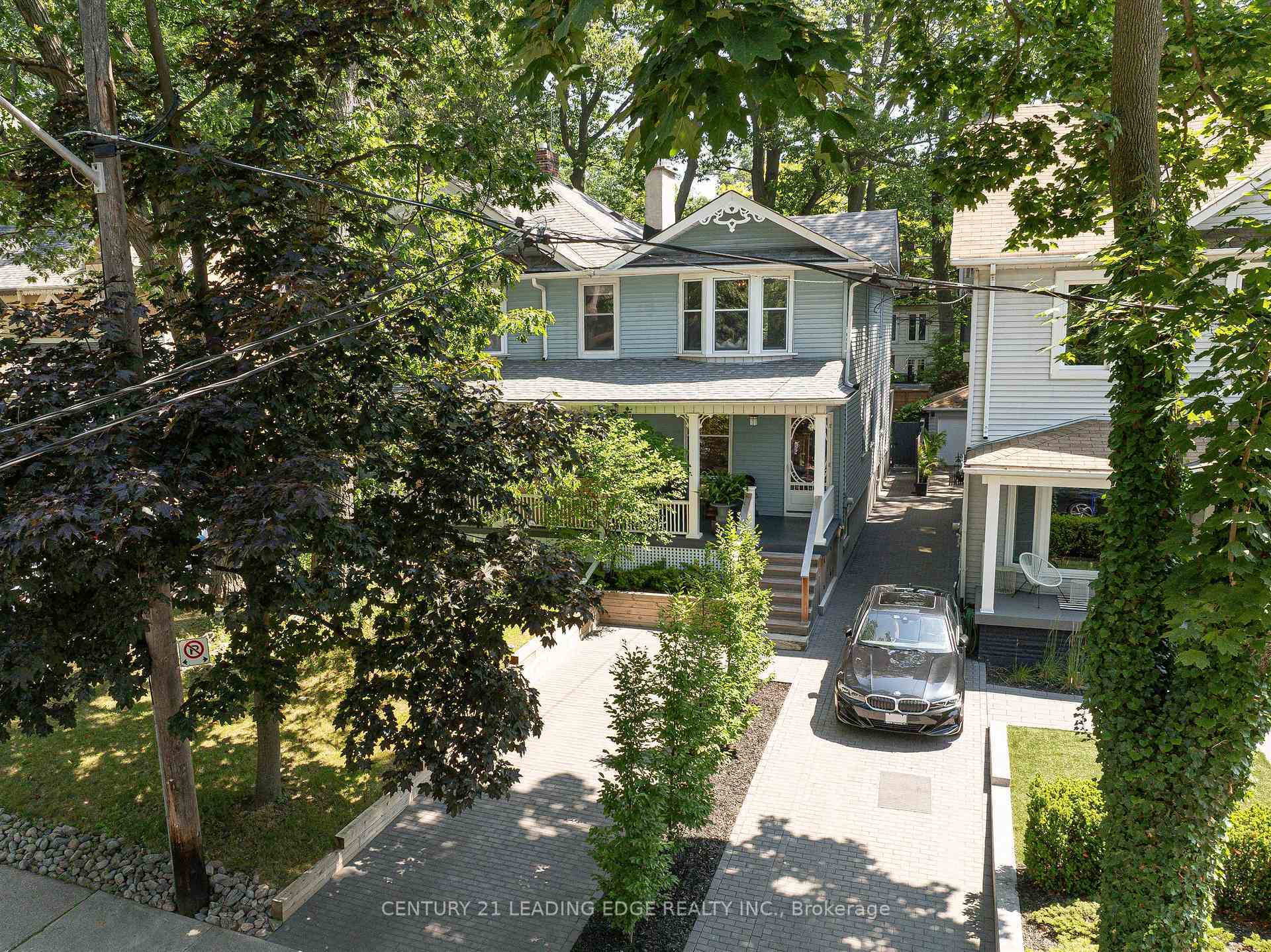 Photo de la propriété: 101 Silver Birch Avenue ON M4E 3L3