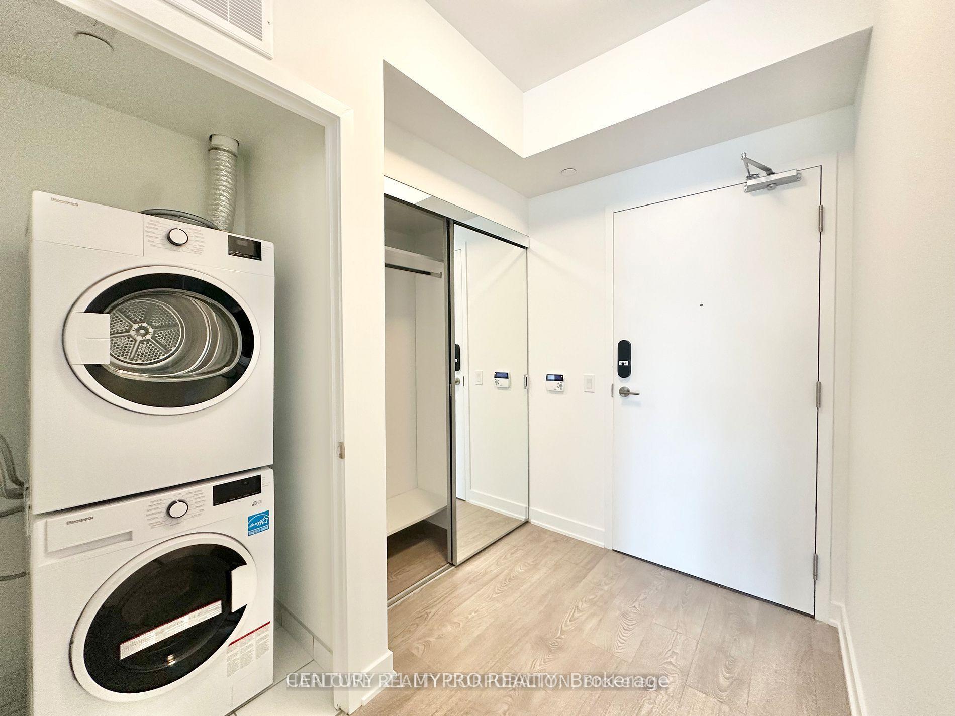 Property Photo: 543 Richmond Street W 1414 ON M5V 0W9