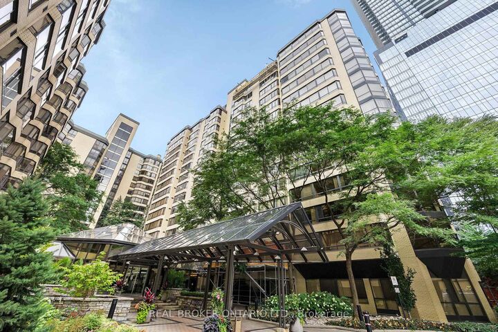Property Photo: 280 Simcoe Street 206A ON M5T 2Y5