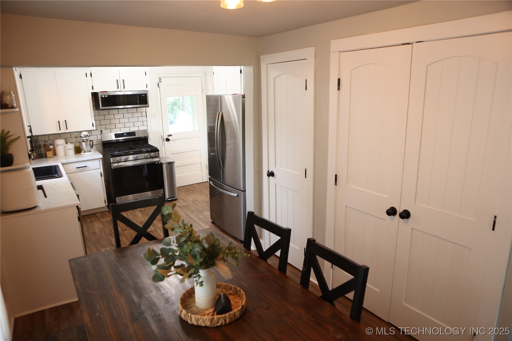 Property Photo:  212 N Scott Street  OK 74434 