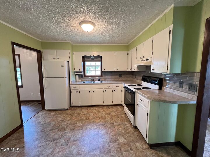 Property Photo: 129 Painter Road TN 37656