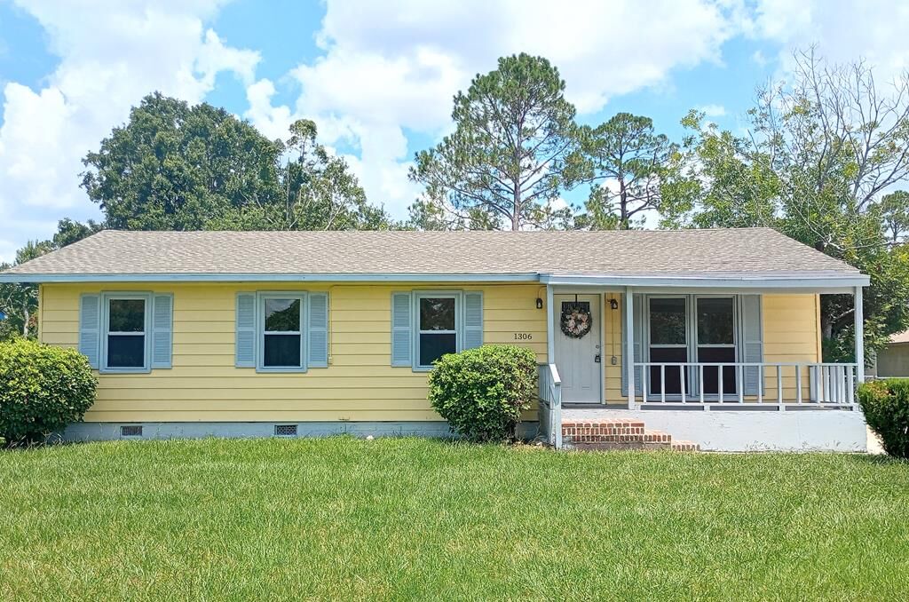 Property Photo: 1306 Bethune GA 31601