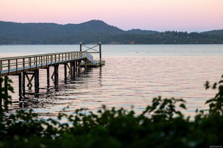 Property Photo: 6007 Sooke Rd BC V9Z 0C1