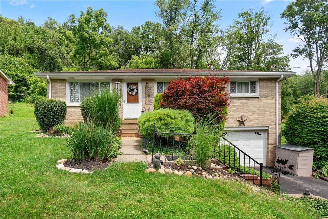 Property Photo: 402 Sandy Hill Rd PA 15642