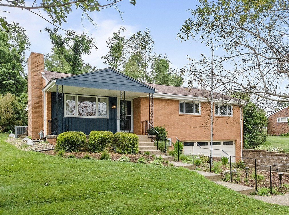 Property Photo:  3166 Morningside Dr  PA 15101 