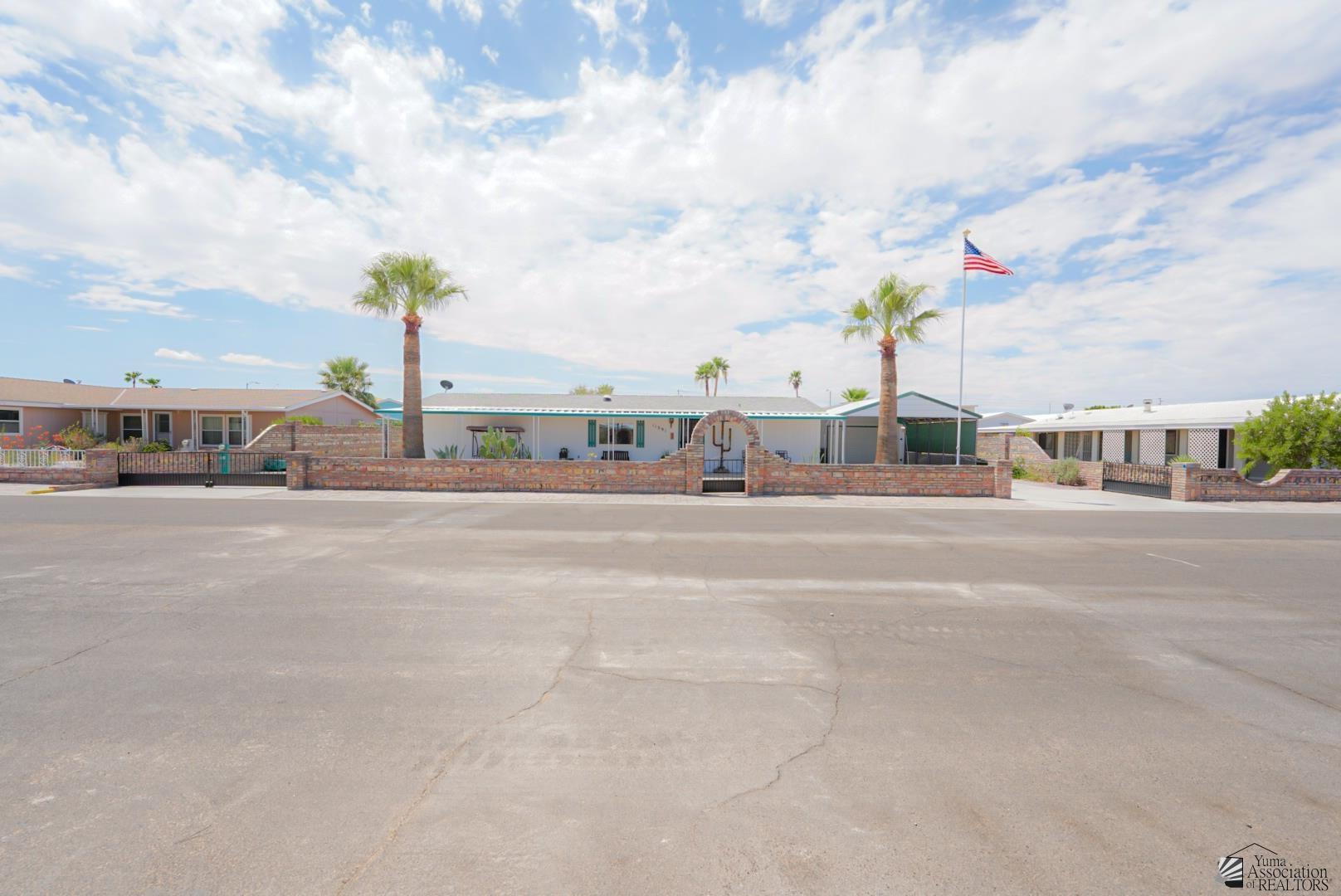 Property Photo: 11391 E 39 Pl AZ 85367