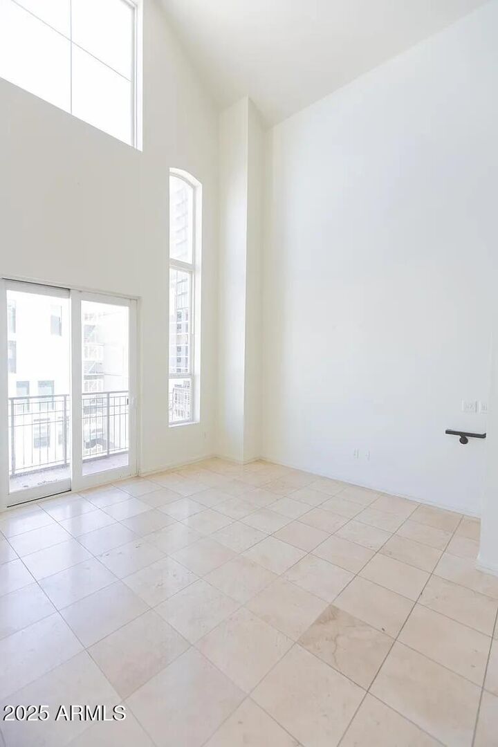 Property Photo:  215 E McKinley Street 408  AZ 85004