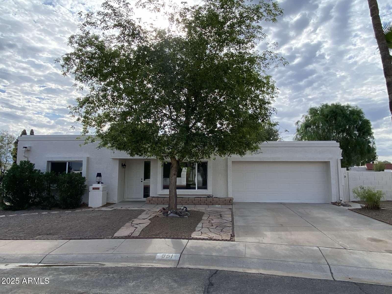 Property Photo:  851 E Michelle Drive  AZ 85022 