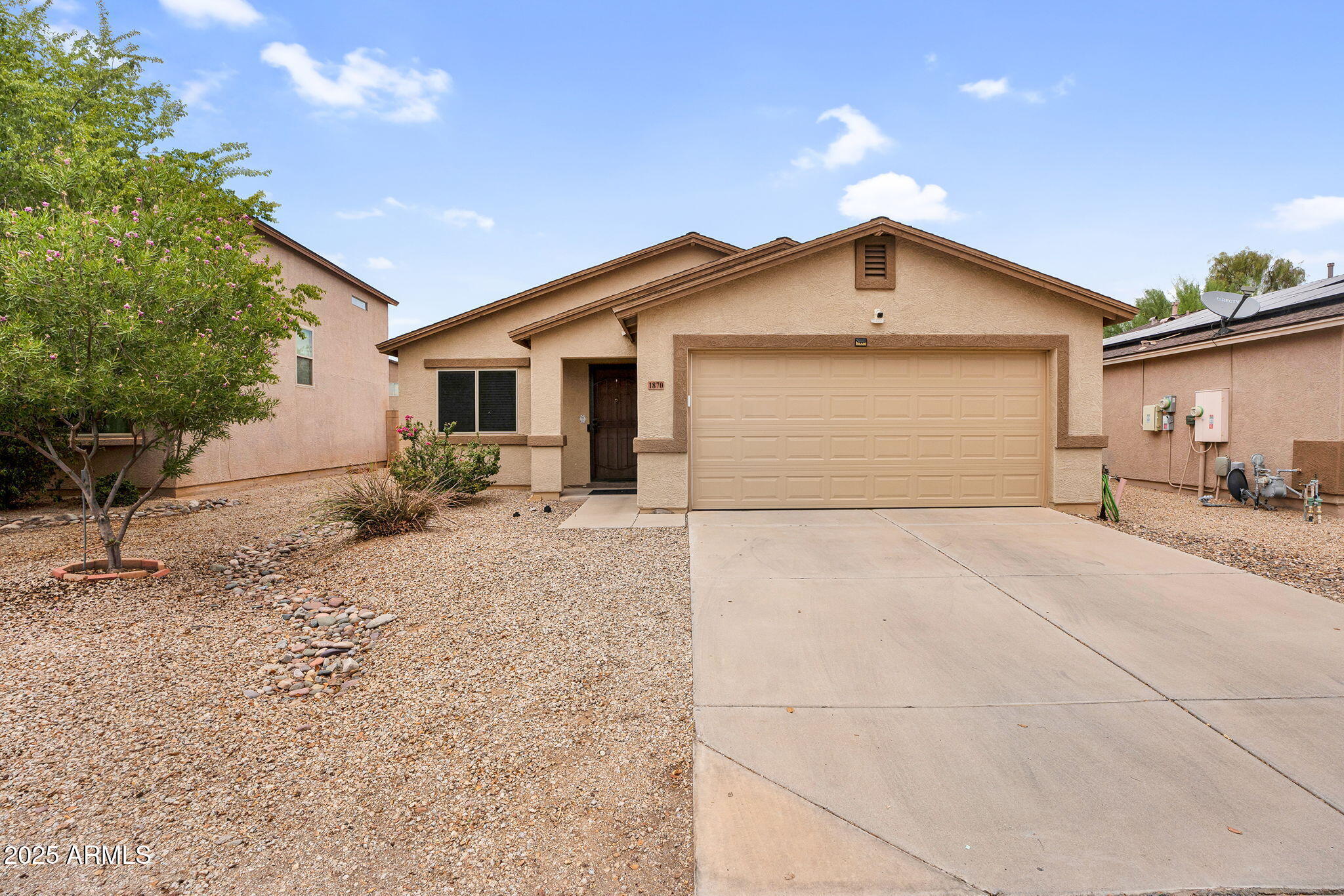 Property Photo: 1870 E Cowboy Cove Trail AZ 85143