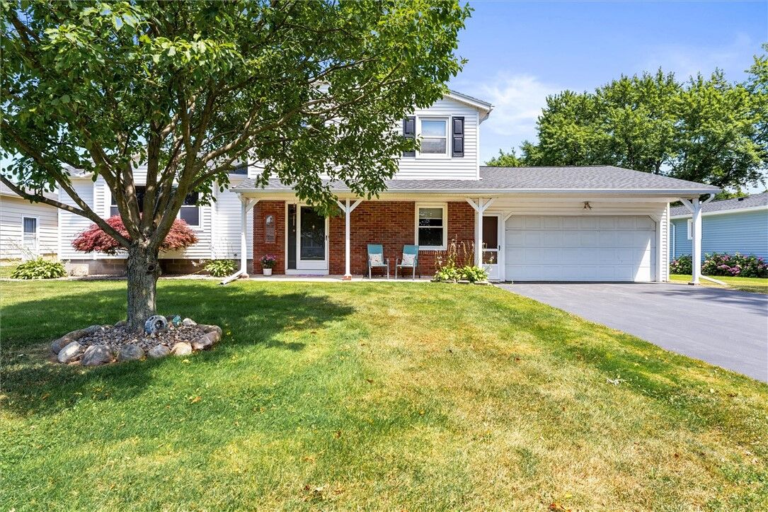 Property Photo:  156 Emilia Circle  NY 14606 