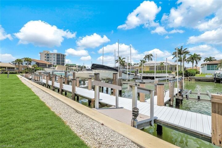 Property Photo:  889 Collier Ct 2-203  FL 34145 