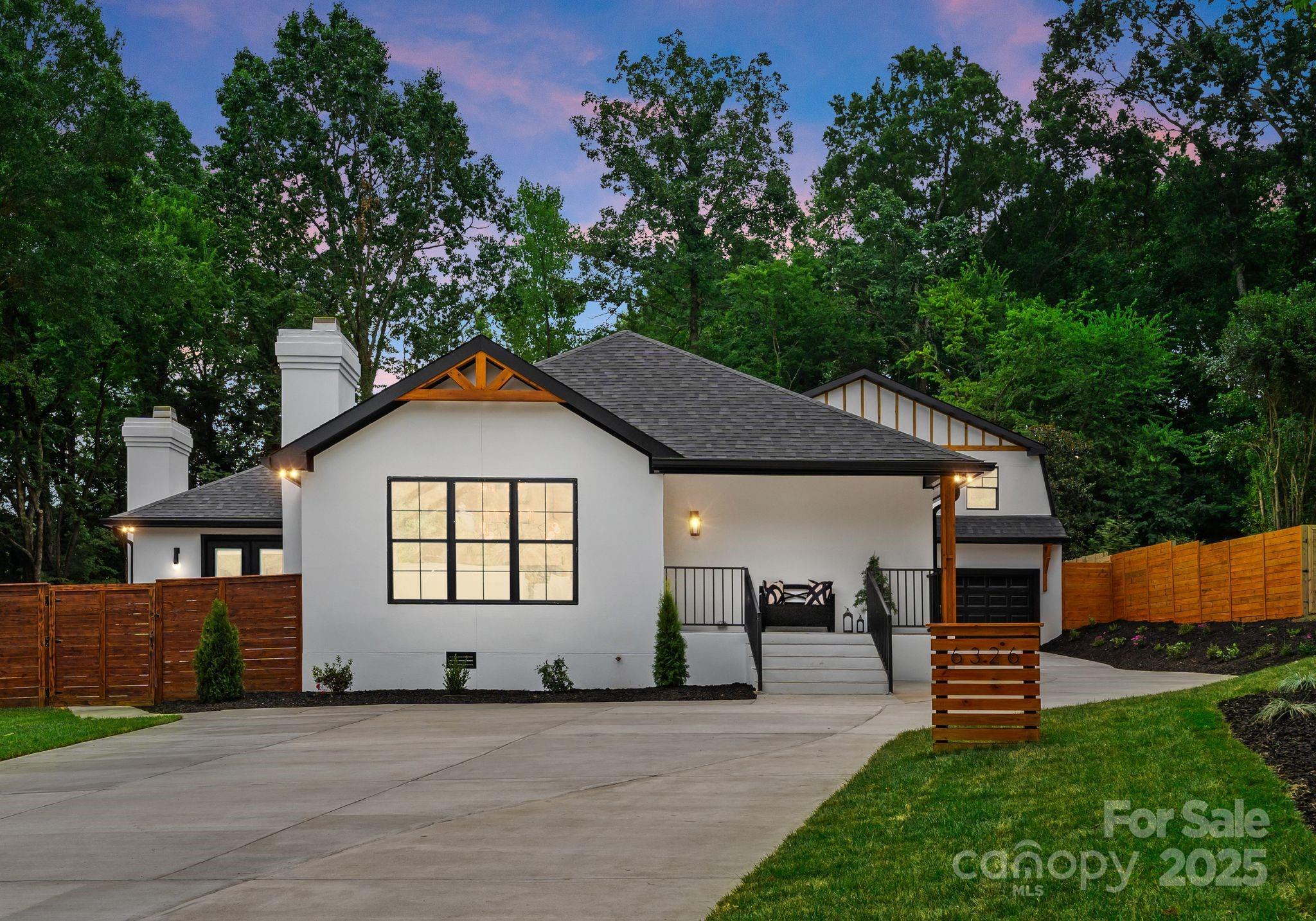 Property Photo: 6326 Cedar Croft Drive NC 28226