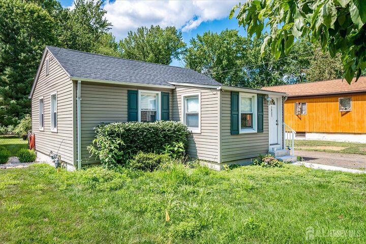 Property Photo:  1827 Oak Road  NJ 08902 