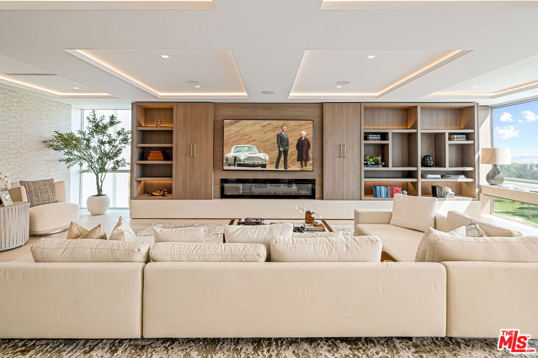 Property Photo: 2222 Avenue Of The Stars CA 90067