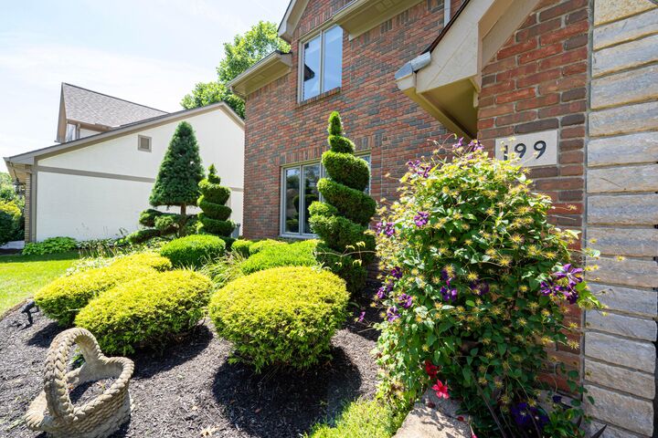 Property Photo:  199 Granby W Place  OH 43081 