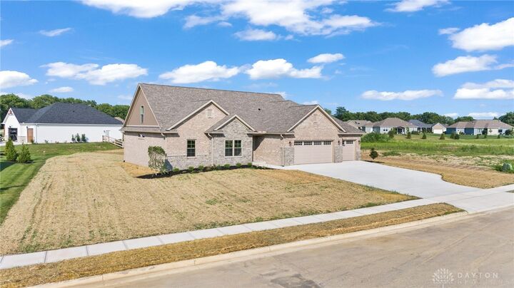 Property Photo: 2573 Pleasant View Drive OH 45373