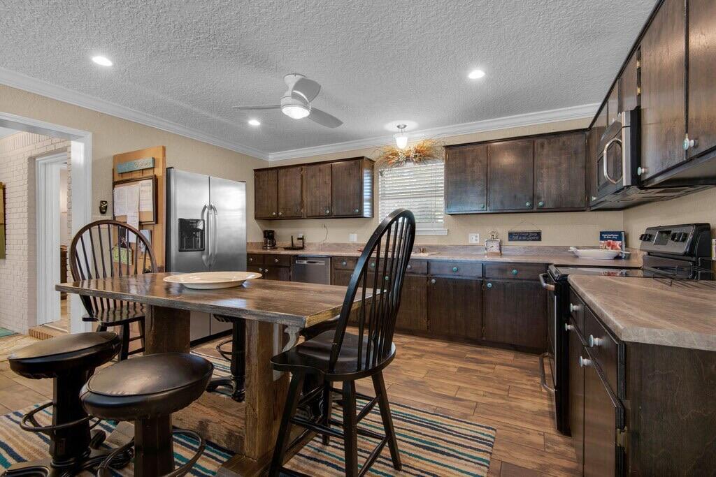 Property Photo: 8115 8th Street FL 32567