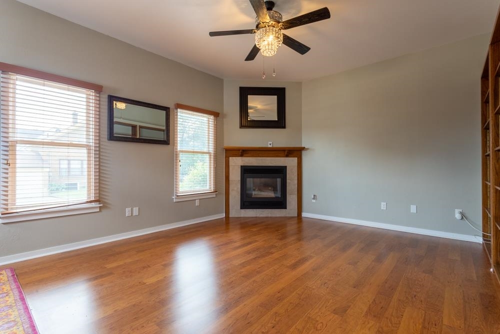 Property Photo: 760 S Grandview Avenue IA 52003