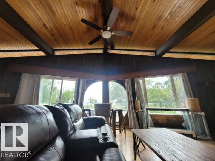 Property Photo: 55107 Rge Road 33 609 AB T0E 1V0