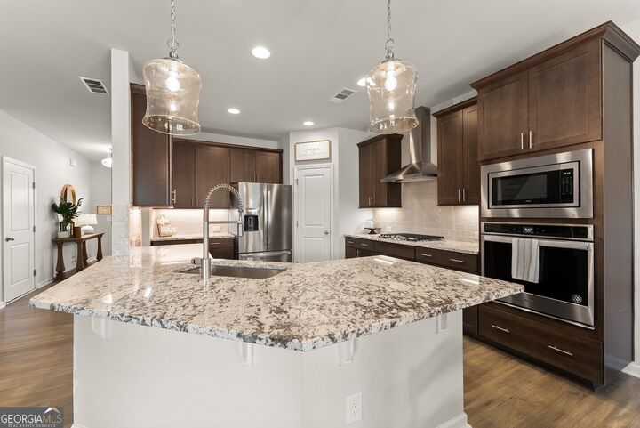 Property Photo:  4535 Seacliff Court  GA 30028 