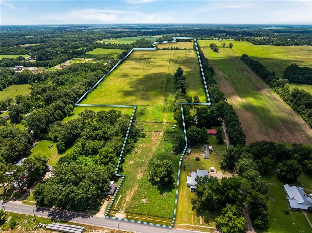Property Photo: 6448 Baton Rouge Avenue LA 71350